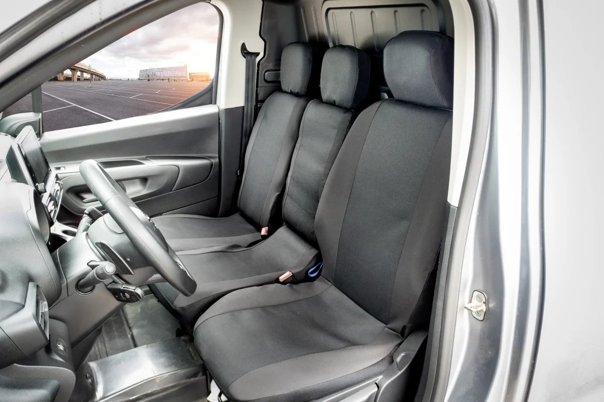 Pokrowce do Peugeot Partner III / Rifter od 2019 / FACELIFT od 2024 - 3 miejsca DZIELONE I KŁADZIONE OPARCIE, DZIELONE SIEDZENIE | Seria LUX