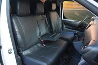 Pokrowce do Citroen Jumpy III / SpaceTourer od 2016 / od 2024 - 3 miejsca CAŁE OPARCIE ZE STOLIKIEM, DZIELONE SIEDZENIE | Seria VIP