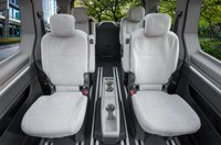 Pokrowce do Volkswagen Multivan T7 od 2022 - 2/3 rząd 1+1 | Seria LEN BEIGE